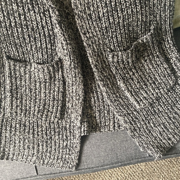 Ana cardigan.. just too small for me!! - Picture 3 of 3